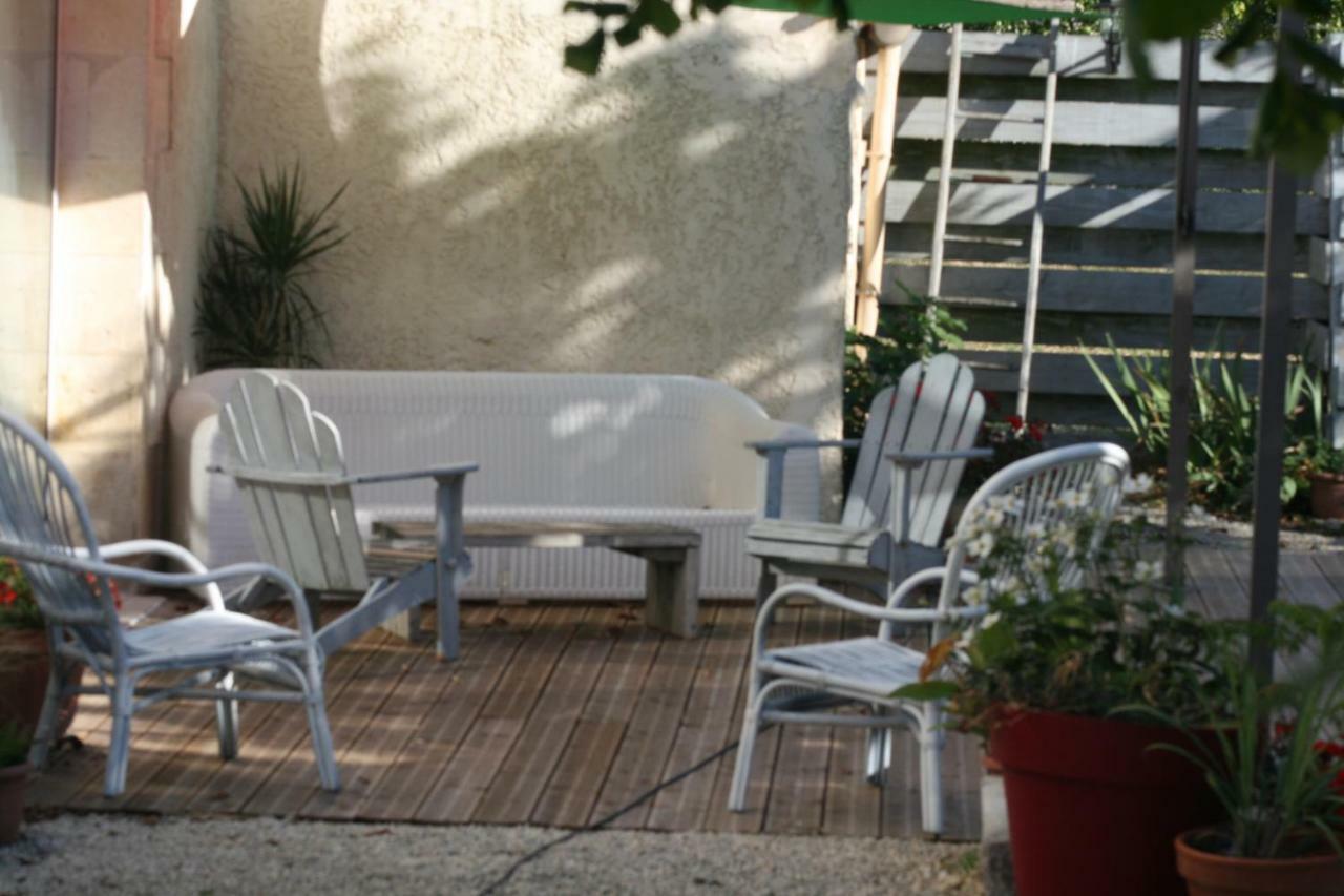 Maison Lavande Bed and Breakfast Saint-Jean-dʼAngély Buitenkant foto