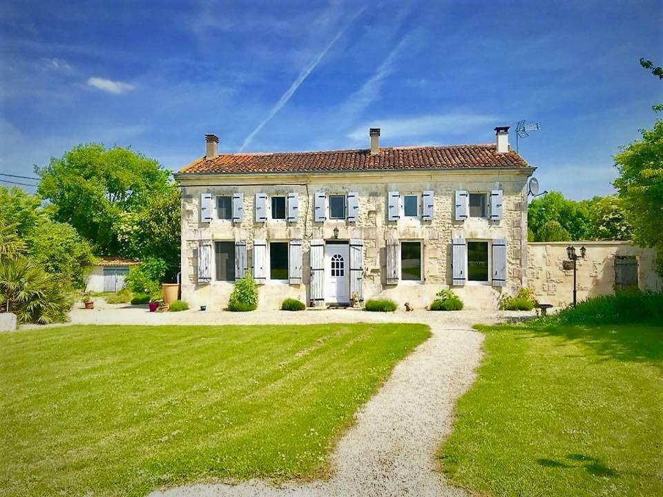 Maison Lavande Bed and Breakfast Saint-Jean-dʼAngély Buitenkant foto